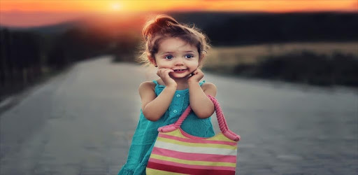 Cute Little Girl Wallpaper pc screenshot Cute Little Girl Wallpaper pc screenshot